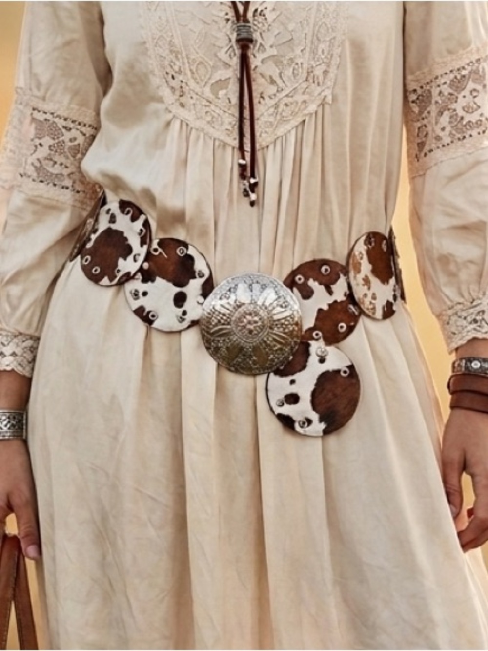 HAUTE HIPPIE Meghan Faux Cow Disc Belt S/M Brown/White $40 Retail NWT - Picture 7 of 8